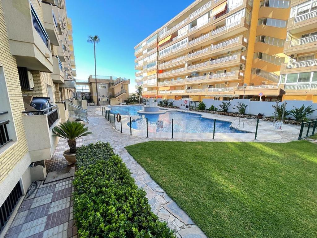 Apartamento Ronda IV Фуeнхирола Екстериор снимка